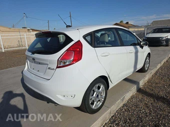 2016 Ford Fiesta SE Hatchback – miniatura 3