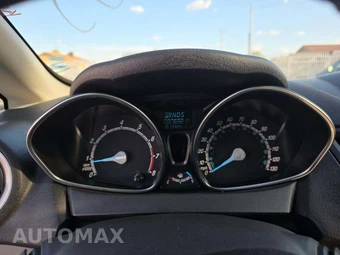 2016 Ford Fiesta SE Hatchback – miniatura 9