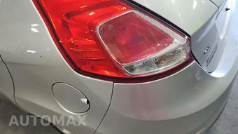 2016 Ford Fiesta SE Hatchback – miniatura 29