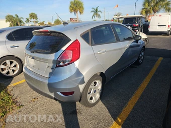 2016 Ford Fiesta SE Hatchback – miniatura 4
