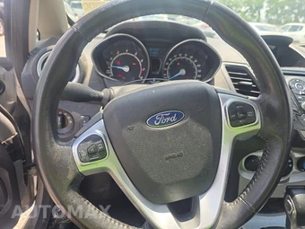 2016 Ford Fiesta SE Sedan – miniatura 10