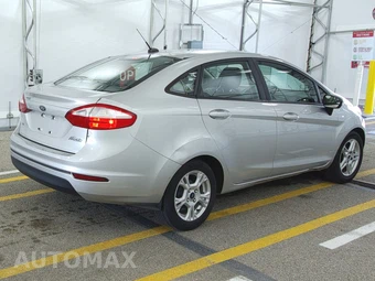 2016 Ford Fiesta SE Sedan – miniatura 4