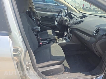 2016 Ford Fiesta SE Sedan – miniatura 8