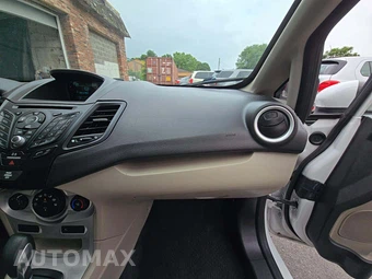 2016 Ford Fiesta SE Sedan - miniatura 19