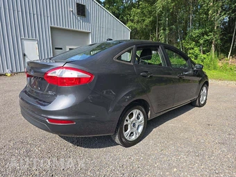 2016 Ford Fiesta SE Sedan - miniatura 3