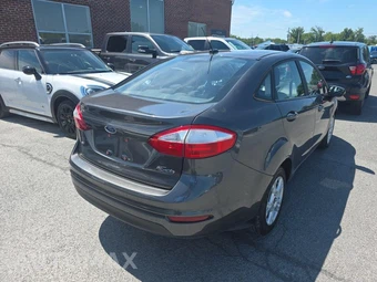 2016 Ford Fiesta SE Sedan - miniatura 4
