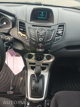 2016 Ford Fiesta SE Sedan – miniatura 11