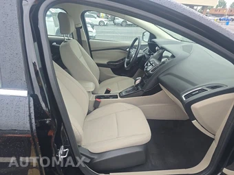 2016 Ford Focus Electric Hatchback – miniatura 14