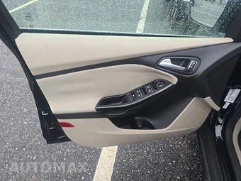 2016 Ford Focus Electric Hatchback – miniatura 15