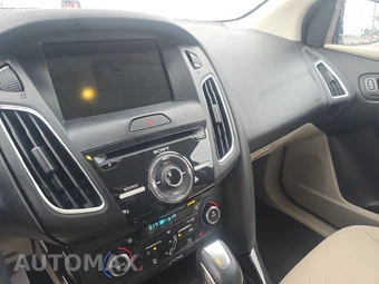 2016 Ford Focus Electric Hatchback – miniatura 17