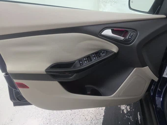 2016 Ford Focus Electric Hatchback - miniatura 9