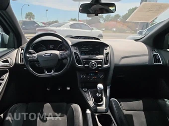 2016 Ford Focus RS Hatchback - miniatura 14