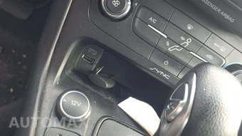 2016 Ford Focus S Sedan – miniatura 17