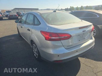 2016 Ford Focus S Sedan – miniatura 6