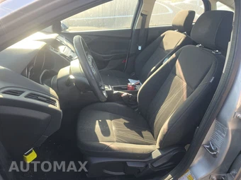 2016 Ford Focus S Sedan – miniatura 7
