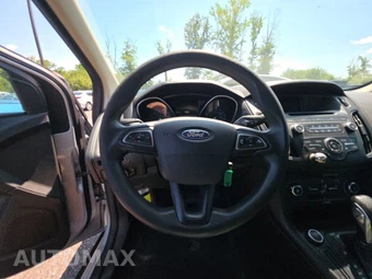 2016 Ford Focus S Sedan – miniatura 10