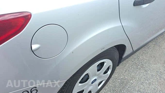 2016 Ford Focus S Sedan – miniatura 17