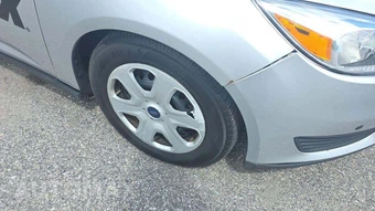2016 Ford Focus S Sedan – miniatura 9