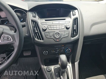 2016 Ford Focus S Sedan – miniatura 11