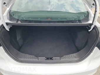 2016 Ford Focus S Sedan – miniatura 16