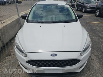 2016 Ford Focus S Sedan – miniatura 2