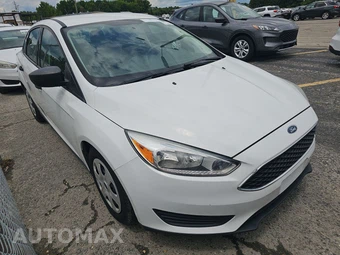 2016 Ford Focus S Sedan – miniatura 3