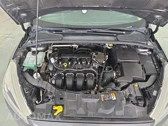 2016 Ford Focus S Sedan – miniatura 12