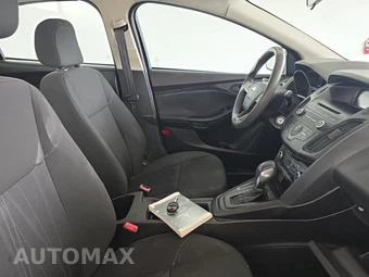 2016 Ford Focus S Sedan – miniatura 15