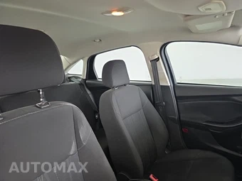 2016 Ford Focus S Sedan – miniatura 16