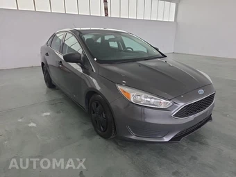 2016 Ford Focus S Sedan – miniatura 3