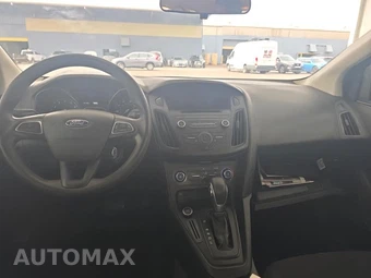 2016 Ford Focus S Sedan – miniatura 8