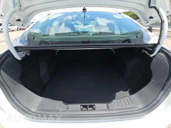 2016 Ford Focus S Sedan – miniatura 16