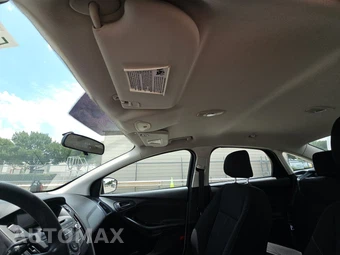 2016 Ford Focus S Sedan – miniatura 17