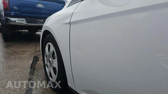 2016 Ford Focus S Sedan – miniatura 23