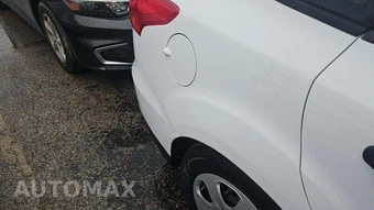 2016 Ford Focus S Sedan – miniatura 27