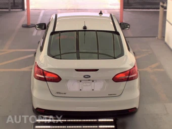 2016 Ford Focus S Sedan – miniatura 5