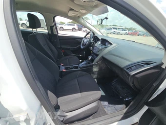 2016 Ford Focus S Sedan – miniatura 8