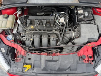 2016 Ford Focus SE Hatchback - miniatura 17
