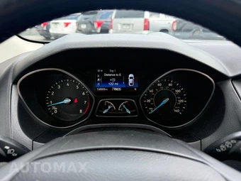 2016 Ford Focus SE Hatchback - miniatura 18
