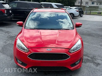 2016 Ford Focus SE Hatchback - miniatura 5