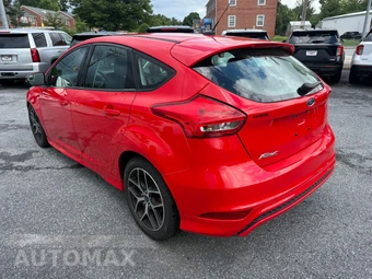 2016 Ford Focus SE Hatchback - miniatura 6