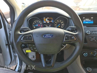 2016 Ford Focus SE Hatchback - miniatura 10