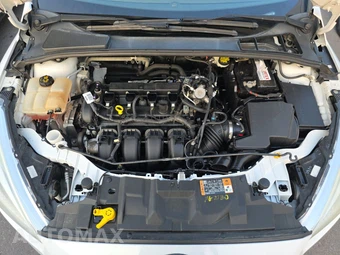 2016 Ford Focus SE Hatchback - miniatura 15