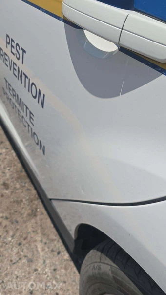 2016 Ford Focus SE Hatchback - miniatura 26