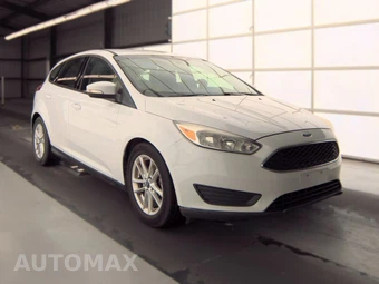2016 Ford Focus SE Hatchback - miniatura 3