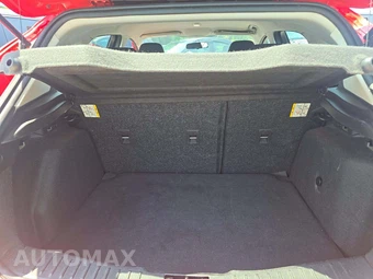 2016 Ford Focus SE Hatchback – miniatura 11