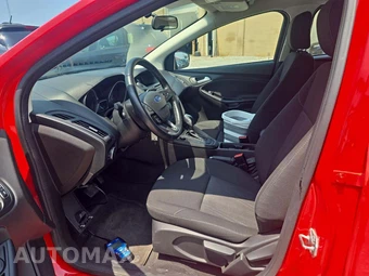 2016 Ford Focus SE Hatchback – miniatura 3
