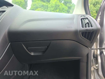 2016 Ford Focus SE Hatchback - miniatura 19
