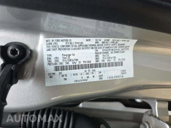 2016 Ford Focus SE Hatchback - miniatura 5