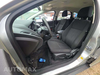 2016 Ford Focus SE Hatchback - miniatura 6